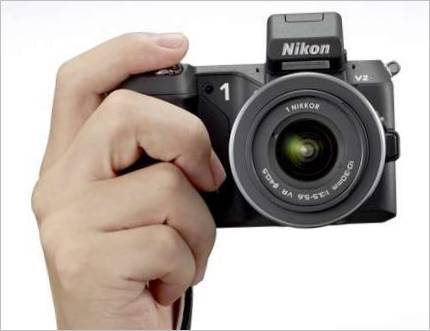 Ultrarychlý fotoaparát Nikon 1 V2 - fotografujte!