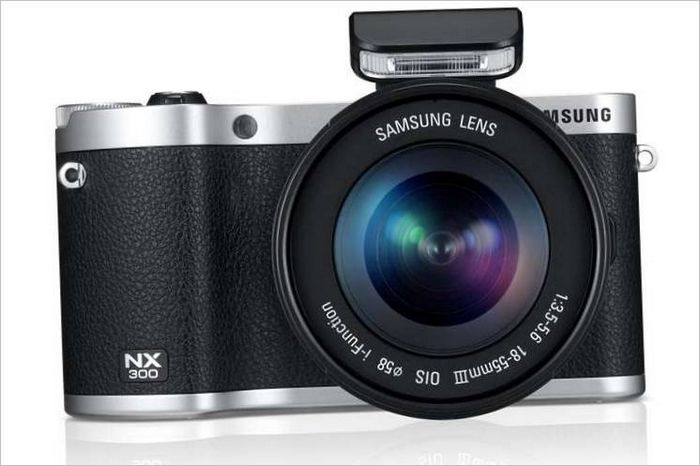 Bezzrcadlovka Samsung NX300 - z profilu