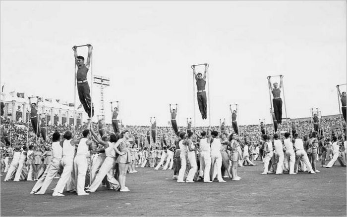 7. Stadion Dynama. Sportovní festival na počest 800. výročí města. Moskva. 1947