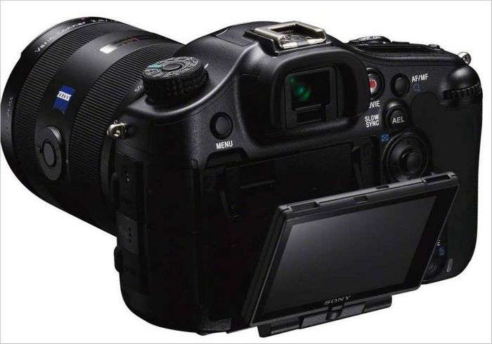 Kompaktní digitální fotoaparát Sony α99 - Výsuvný displej