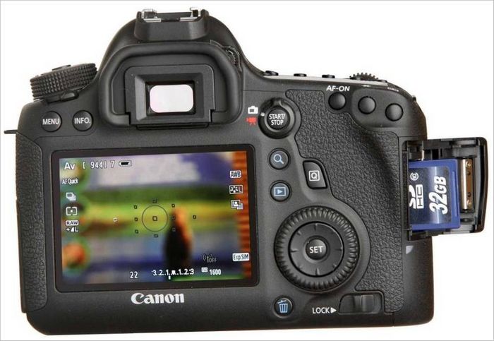 Canon EOS 6D - displej