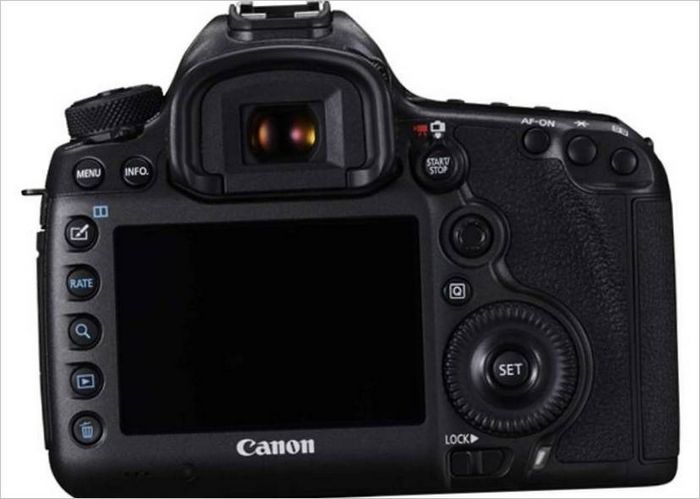 Zrcadlovka Canon EOS 5D Mark III Kit