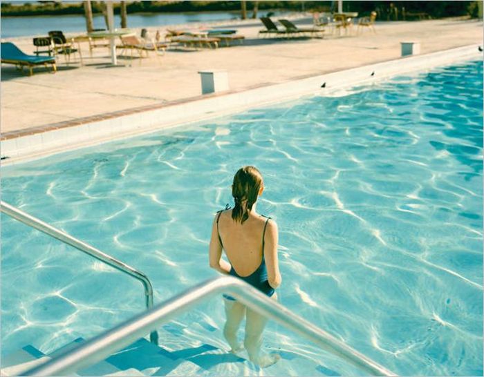 12. Stephen Shore Ginger Shore, Causeway Inn, Tampa, Florida, 17. listopadu 1977