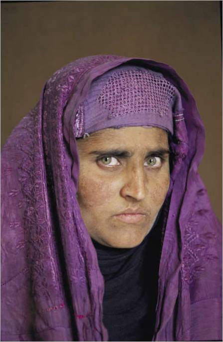 PÁKISTÁN. Péšávar. 2002. Sharbat Gula