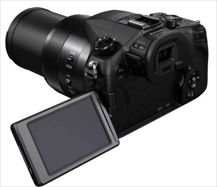 Kompaktní fotoaparáty