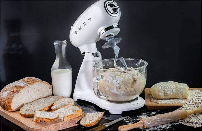 Smeg SF13WHEU planetární mixér Smeg SMF13WHEU planetární mixér