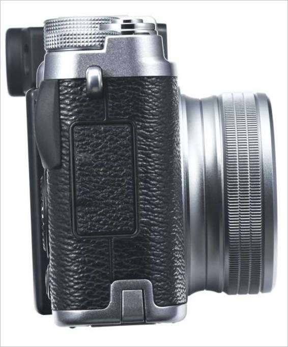 Kompaktní fotoaparát FUJIFILM X20 - boční pohled