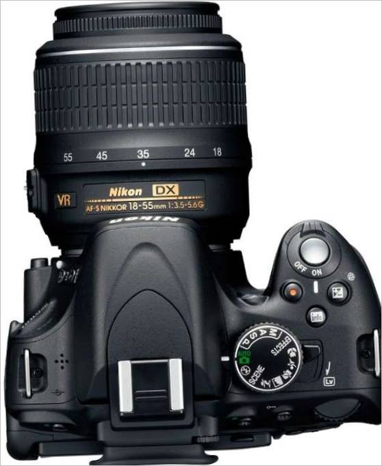 Amatérská digitální zrcadlovka Nikon D5100