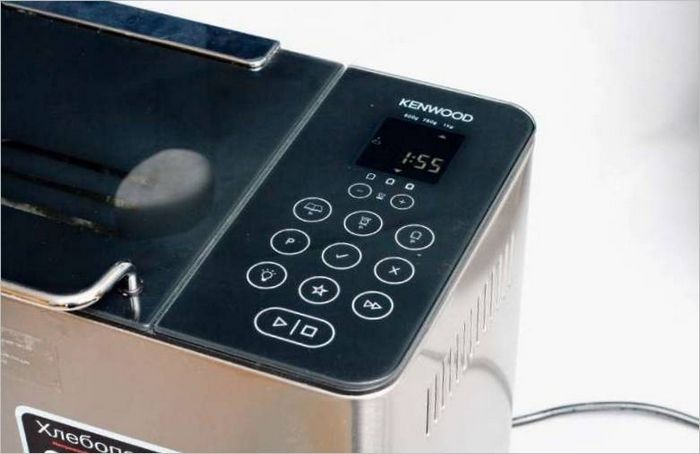 Kuchyňský robot Kenwood BM450