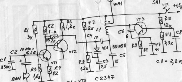 Bezdrátový rádiový mikrofon MIC-140 s odstraněným krytem